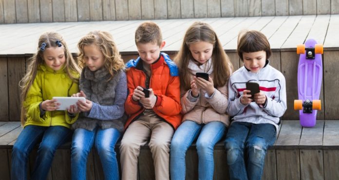 How to minimize screen time among kids