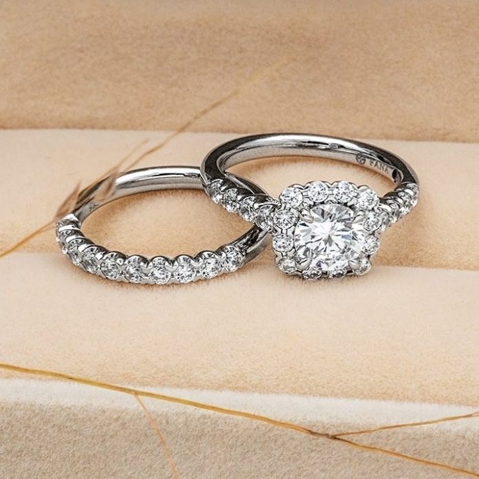 Things to Consider Before Buying A Diamond Wedding Band for Her
